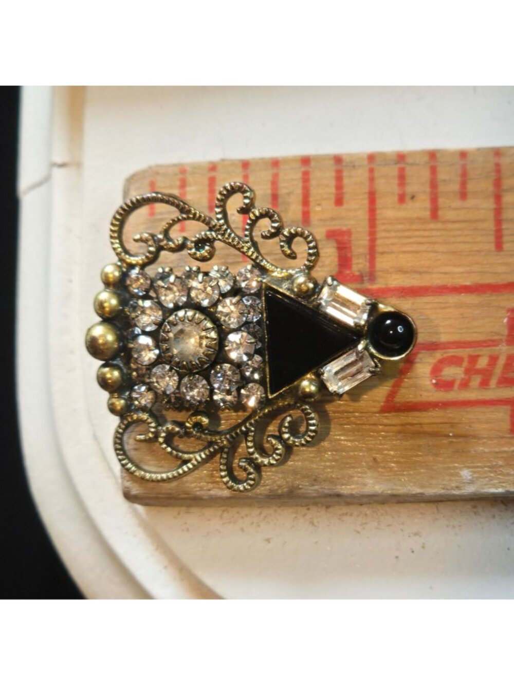 Vintage Mary DeMarco Gothic Revival Black Onyx Style Glass Statement Brooch - Picture 12 of 12